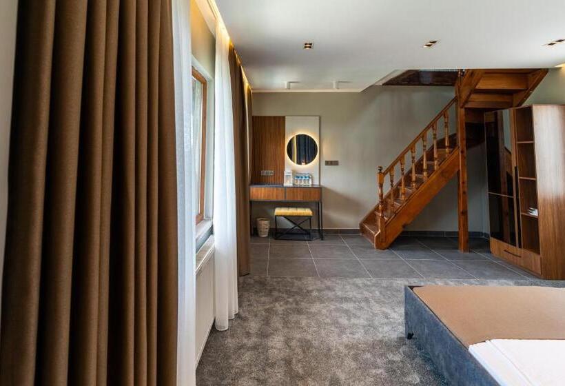 חדר דופלקס, Assos Kartal Yuvasi