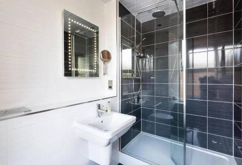 اتاق استاندارد, The Claymore Guest House And Apartments