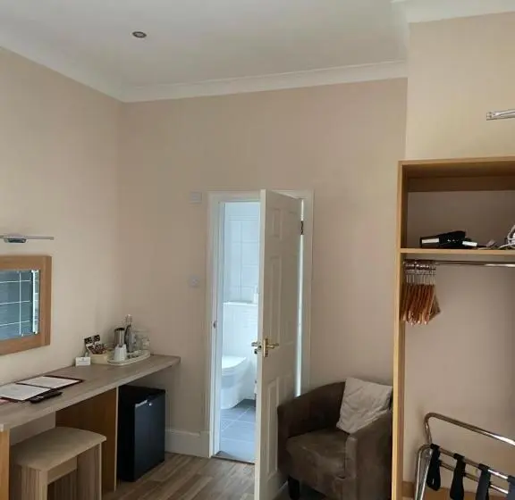اتاق استاندارد, The Claymore Guest House And Apartments