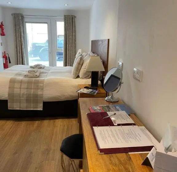 اتاق سوپریور با تخت بزرگ, The Claymore Guest House And Apartments