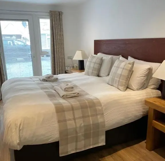 اتاق سوپریور با تخت بزرگ, The Claymore Guest House And Apartments