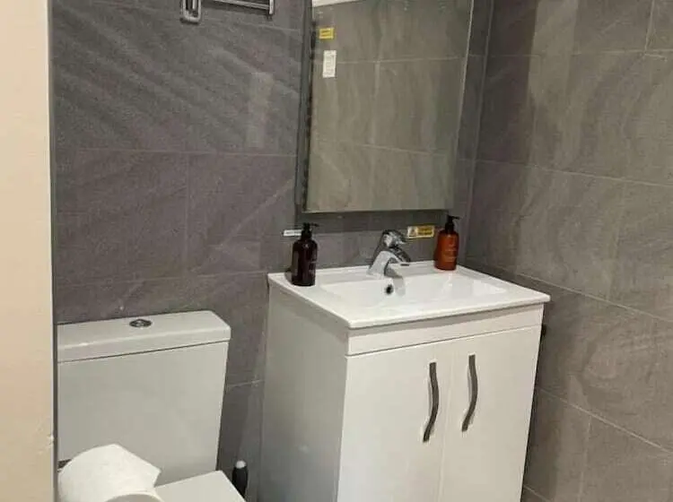اتاق استاندارد, The Claymore Guest House And Apartments