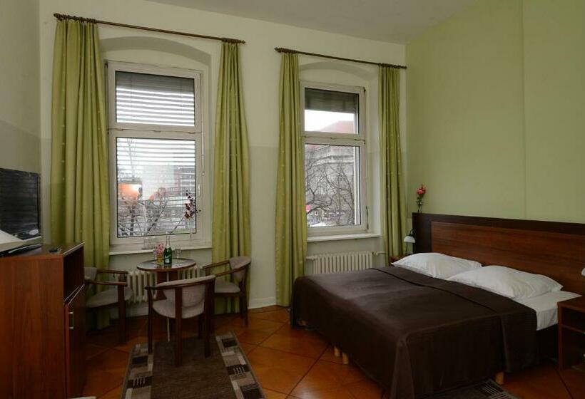 اتاق راحتی, Pension Classic