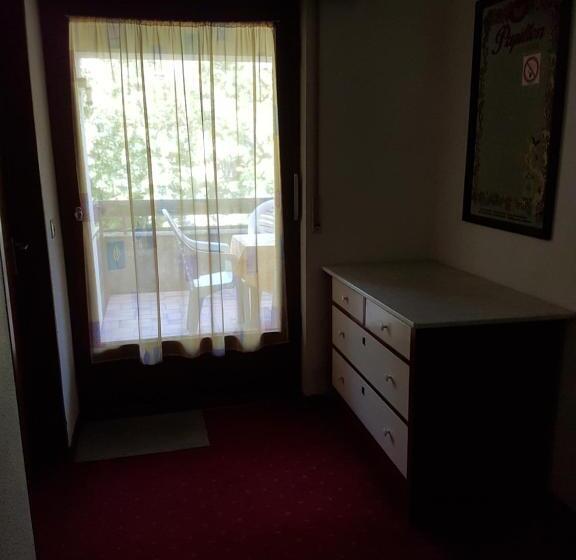 غرفة قياسية ثلاثية, Pension Streng Reinhardt