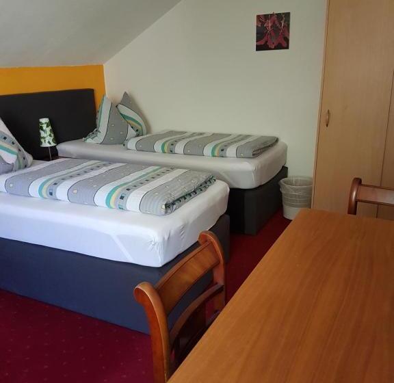 غرفة قياسية ثلاثية, Pension Streng Reinhardt