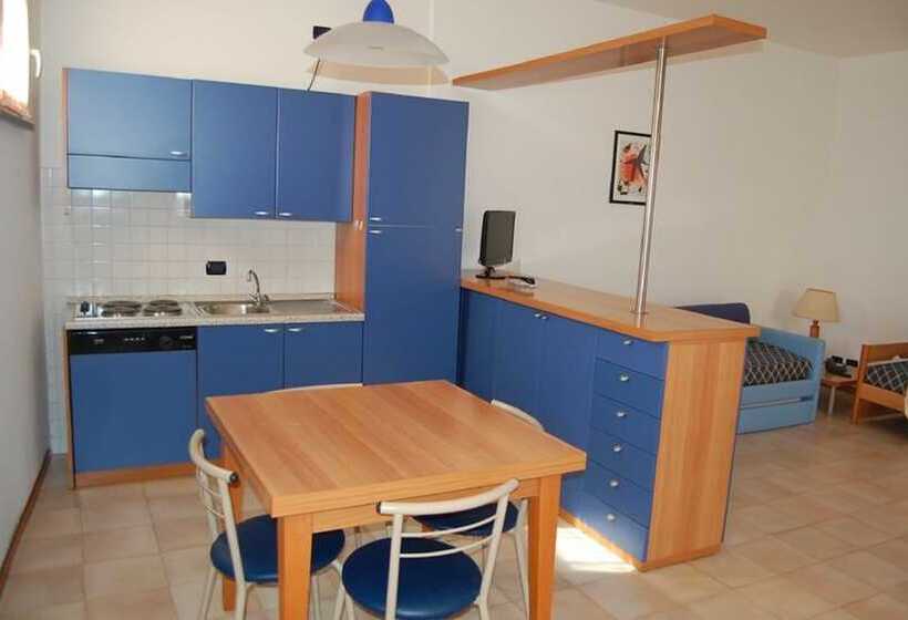 Апартаменты Deluxe 1 Спальня, Riviera Residence