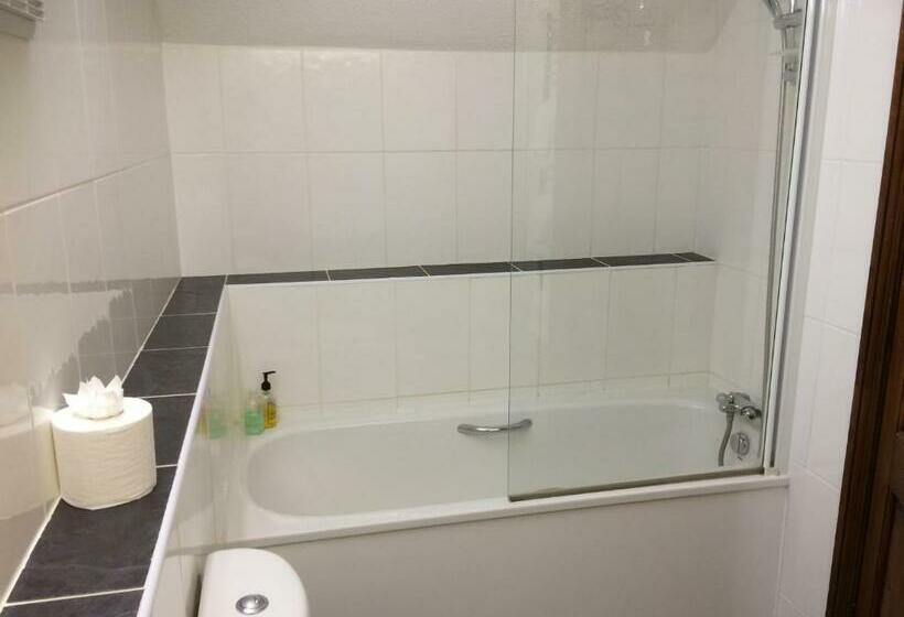 חדר סטנדרט, The Heathfield Inn