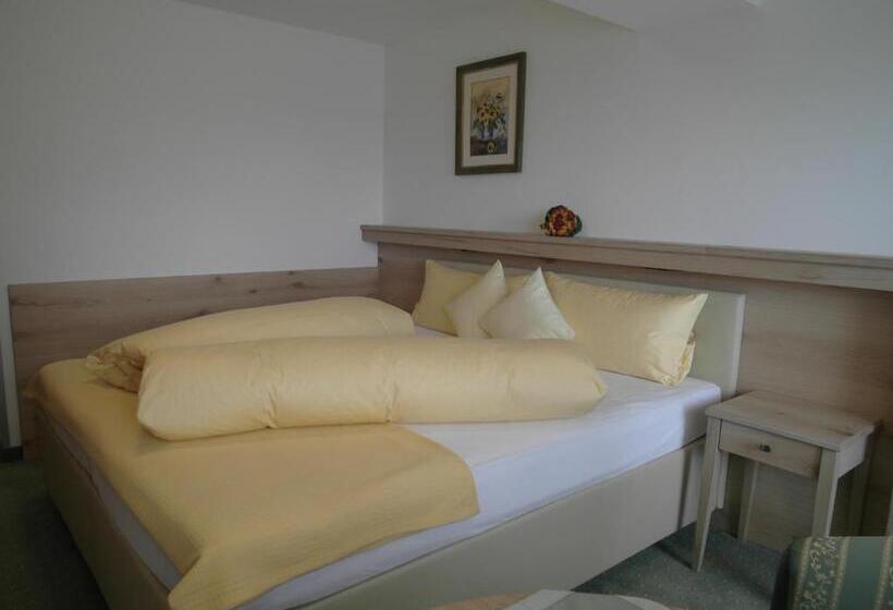 スタンダードルーム, Garni Regina