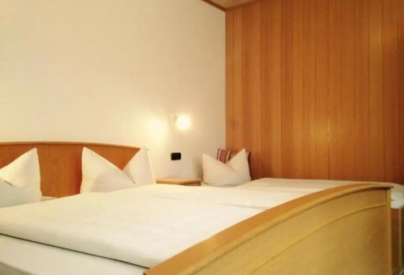 Habitació Triple Estàndard, Gästehaus Hannelore