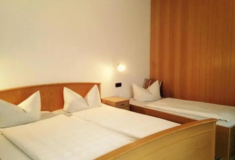 Habitació Triple Estàndard, Gästehaus Hannelore