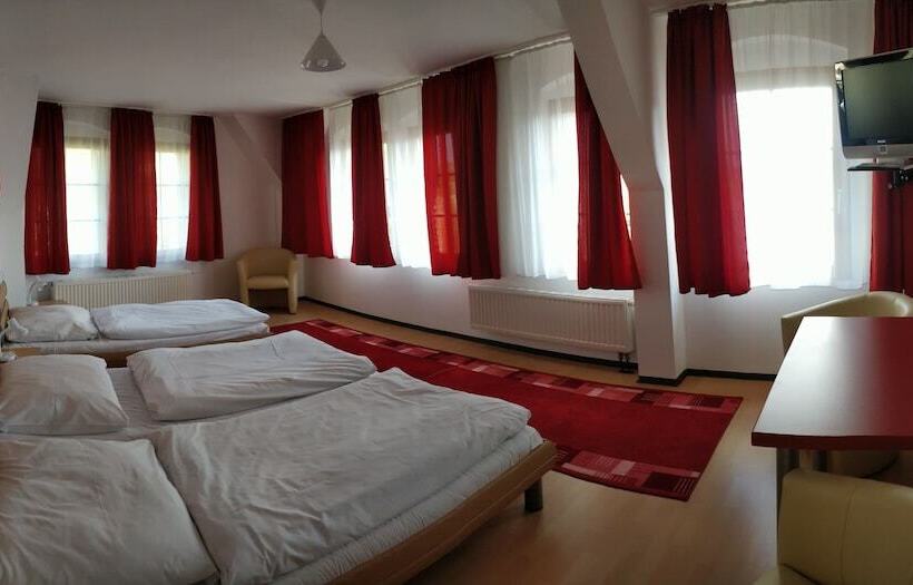 חדר סטנדרט לשלושה, Picobello Pension