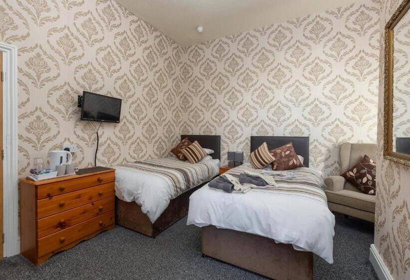 标准间, The Fairmile