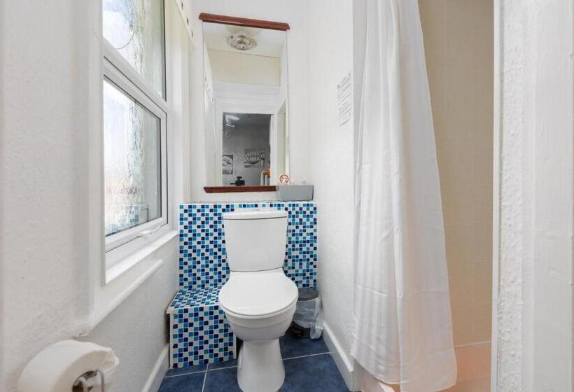 标准间, The Fairmile