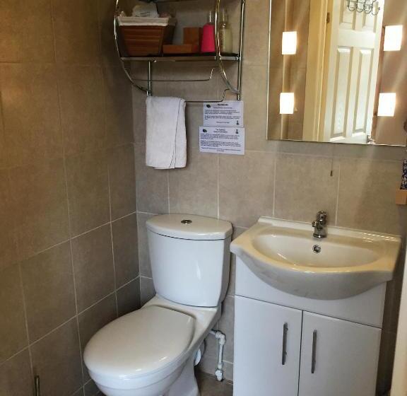 高级大房间, The Fairmile