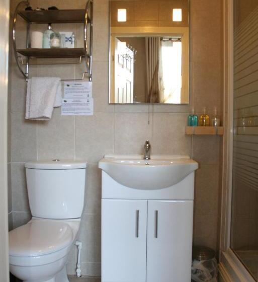 高级大房间, The Fairmile