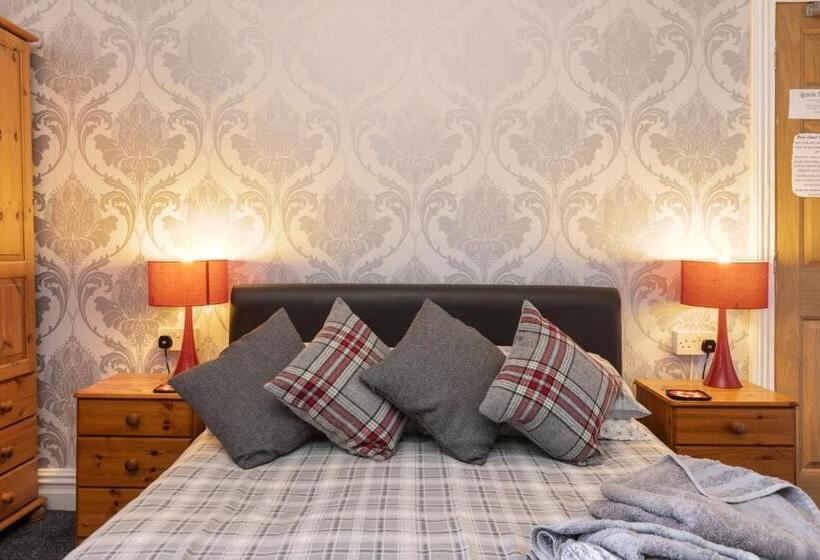 标准间, The Fairmile