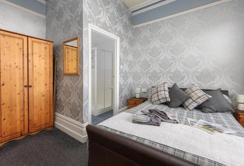 标准间, The Fairmile