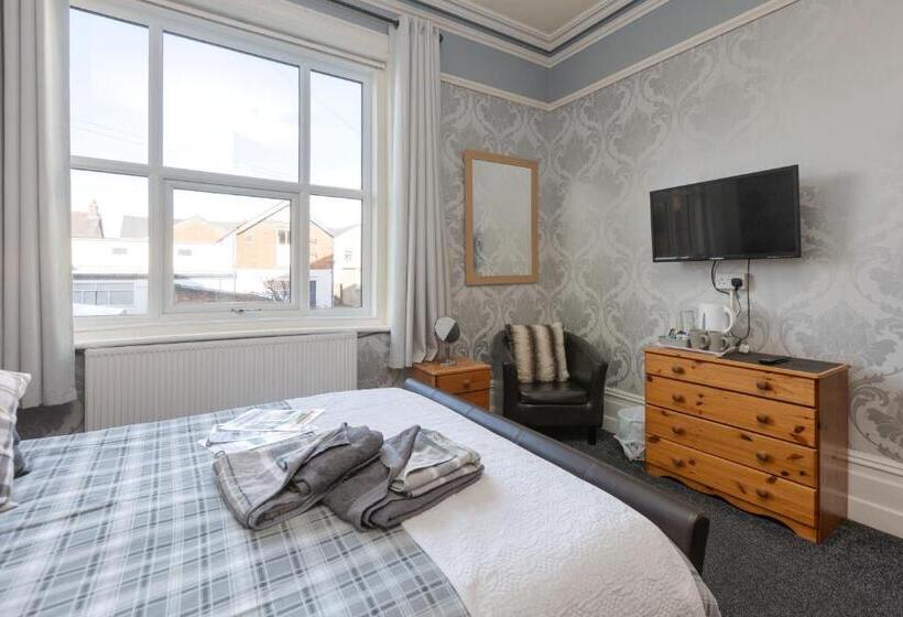 标准间, The Fairmile