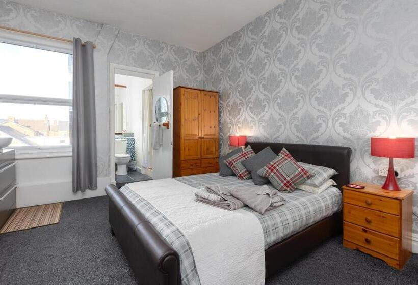 标准间, The Fairmile