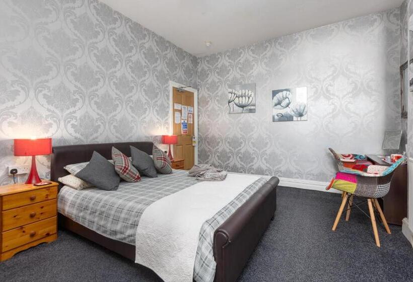 标准间, The Fairmile