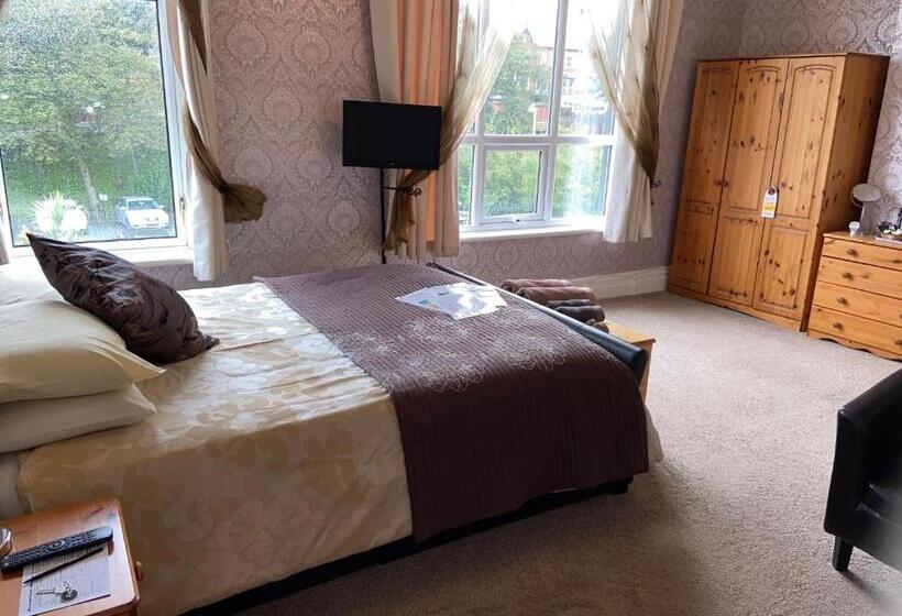 高级大房间, The Fairmile