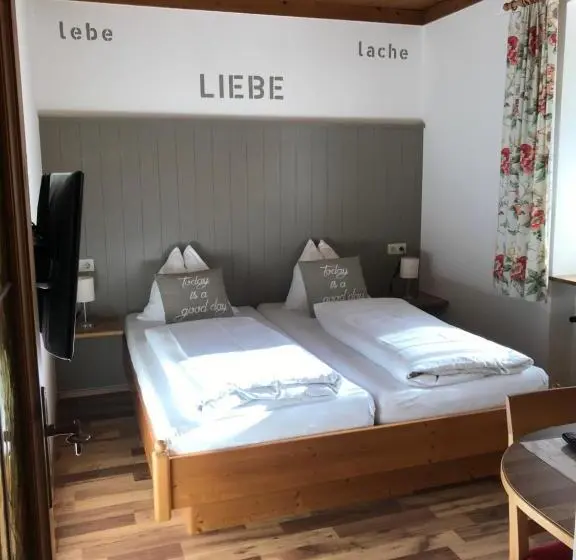 Standard Yhden Hengen Huone, Magali S, Bed & Breakfast Inclusive Summer Card