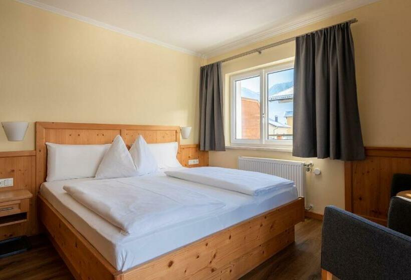 غرفة قياسية, Das Martell