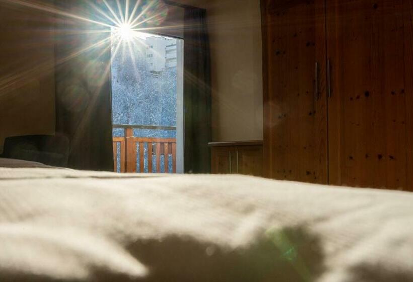 غرفة قياسية, Das Martell