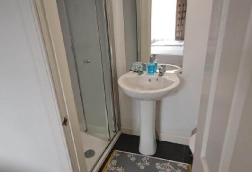 اتاق خانوادگی, Drumorne Guest House