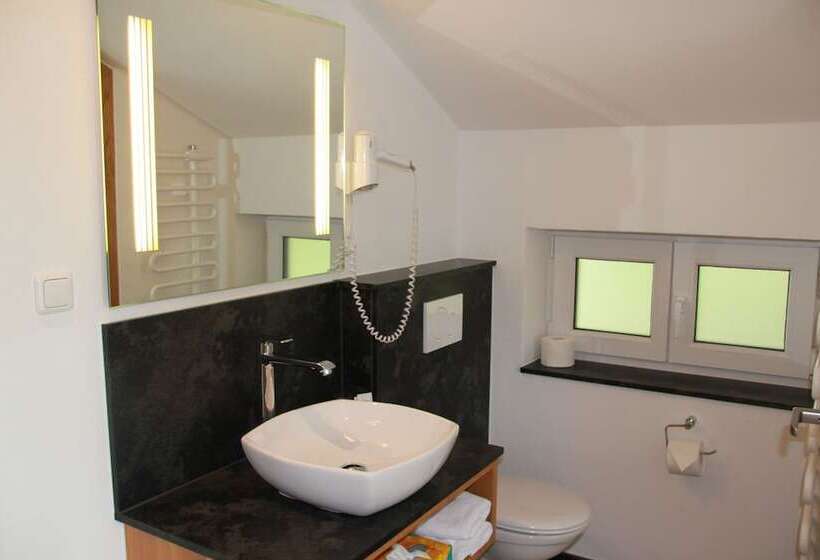 스탠다드 트리플 룸, Gasthaus Kellerer