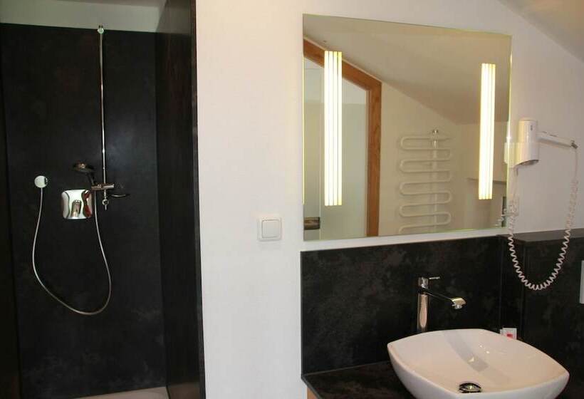 스탠다드 트리플 룸, Gasthaus Kellerer