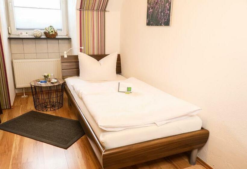 اتاق استاندارد یک نفره, Gästehaus Zur Linde