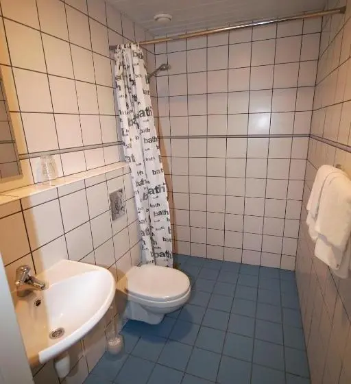 اتاق استاندارد سه نفره, Hommiku Guesthouse