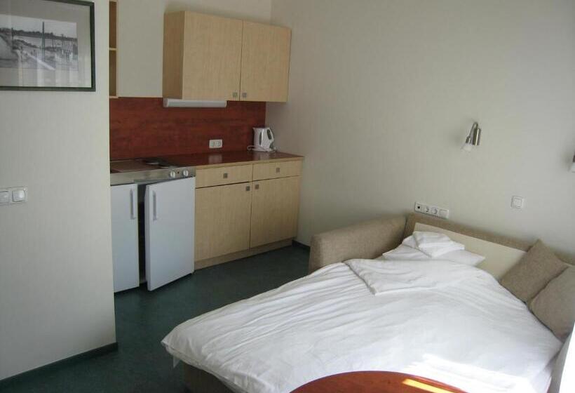 اتاق استاندارد سه نفره, Hommiku Guesthouse