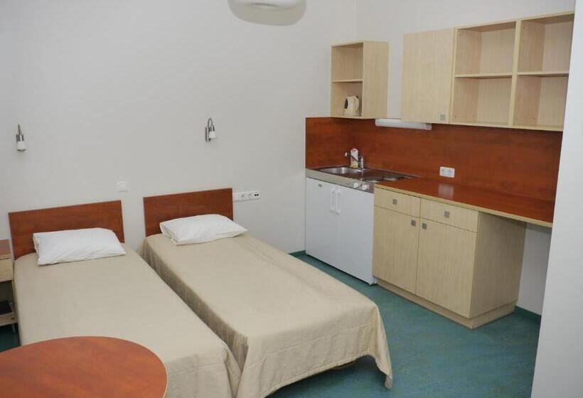 اتاق استاندارد سه نفره, Hommiku Guesthouse