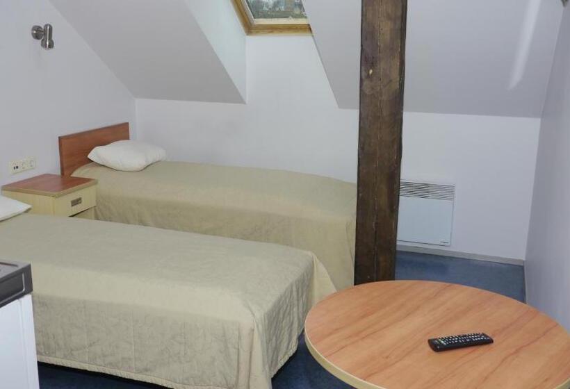 اتاق اکونومی, Hommiku Guesthouse