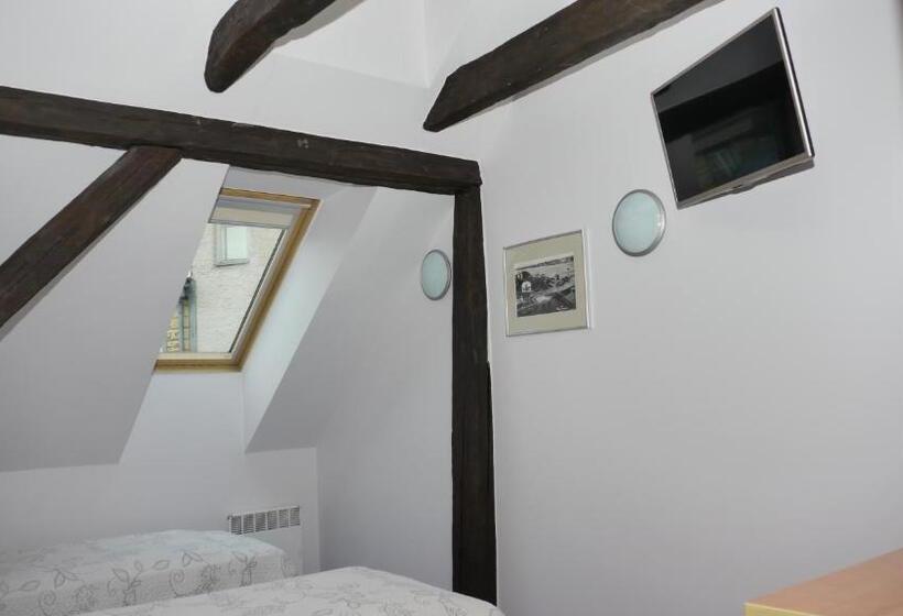 اتاق اکونومی, Hommiku Guesthouse