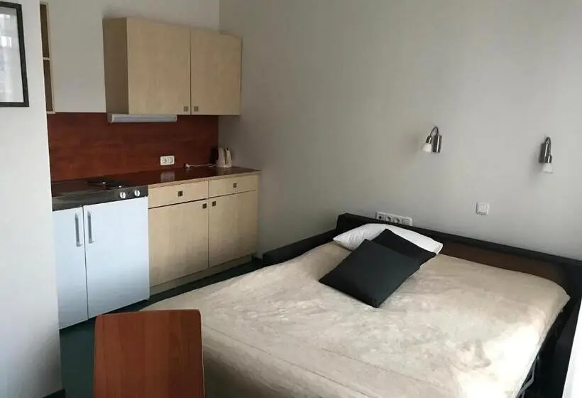 اتاق خانوادگی, Hommiku Guesthouse