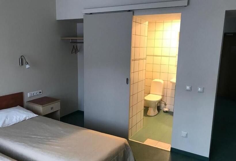 اتاق خانوادگی, Hommiku Guesthouse