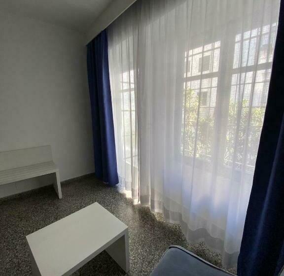 スタンダードルーム, Hostal Pitiusa