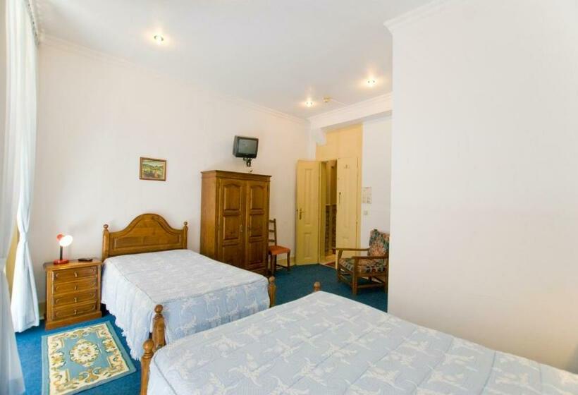 اتاق استاندارد سه نفره, Residencial Geres