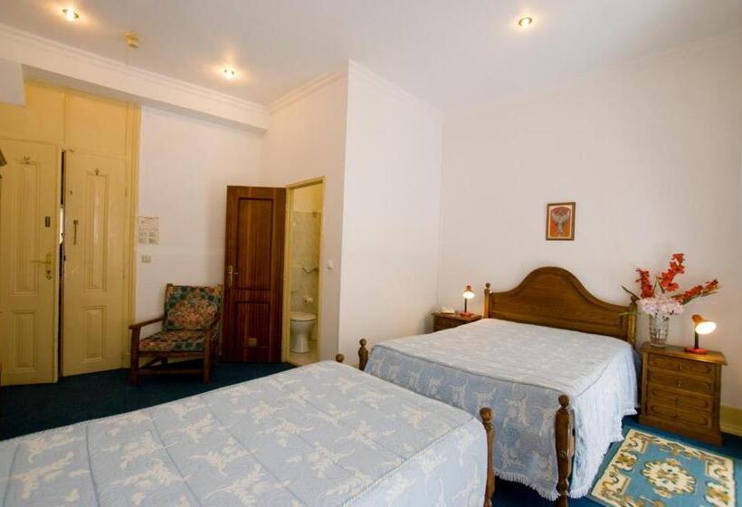 اتاق خانوادگی, Residencial Geres