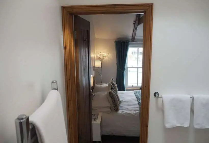 Chambre Supérieure Vue Mer, The Smugglers