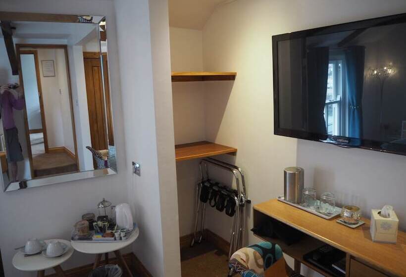 Номер Superior Вид на Море, The Smugglers