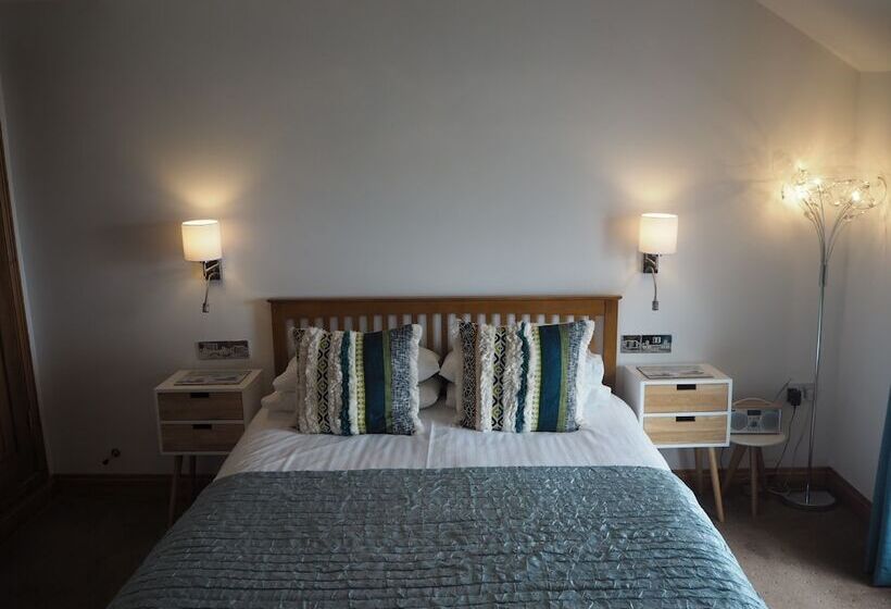 Номер Superior Вид на Море, The Smugglers