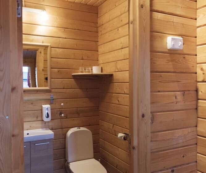 اتاق استاندارد سه نفره, Vogafjós Farm Resort