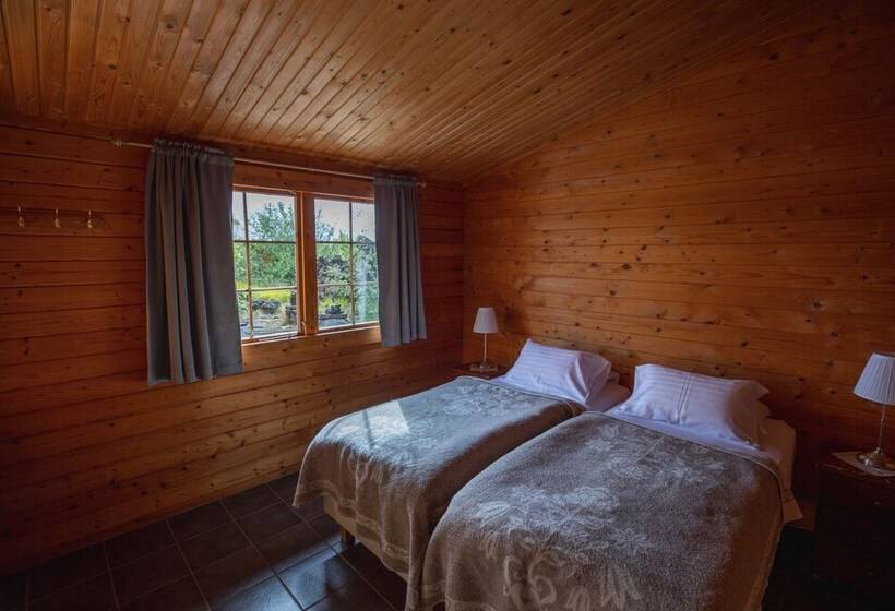 اتاق استاندارد سه نفره, Vogafjós Farm Resort