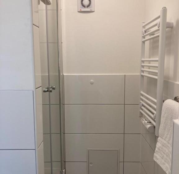 スタンダードルーム, Pension Adler Untertürkheim