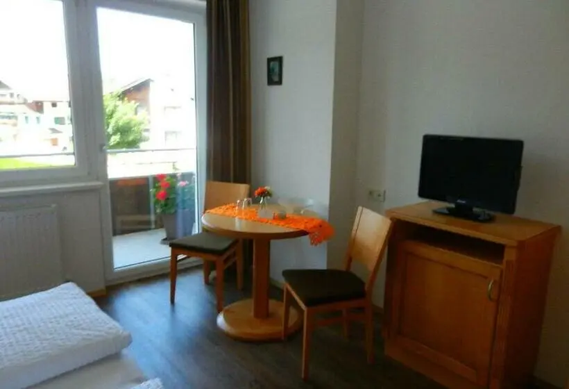 コンフォートルーム, Pension Apartment Hödner