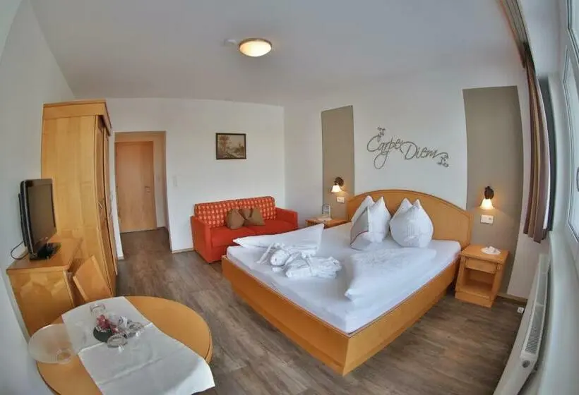 コンフォートルーム, Pension Apartment Hödner
